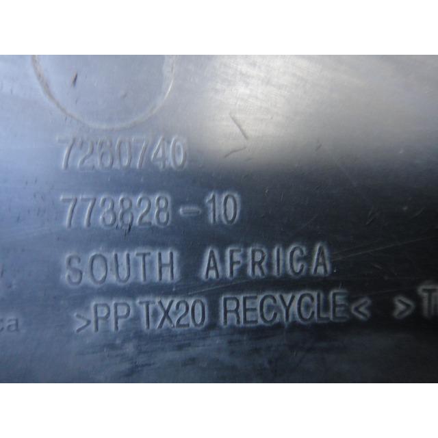 BMW 320i F30 F31 等  右 フロント ライナー 品番 7260740  7260726   [2411] |  | 04