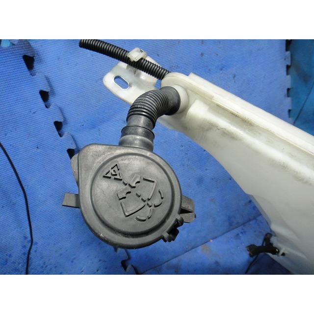 BMW 320i 320d F30 F31 等 ウィンド ウォッシャー タンク & モーター  品番 7297496   [2411] |  | 02