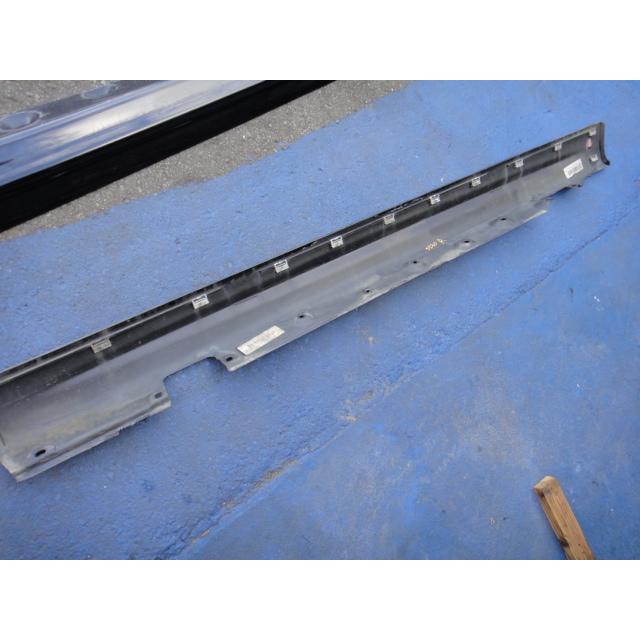 BMW 3シリーズ E46 AY20 AV25 等　純正　右 サイドステップ　サイド スカート　475/黒   [2530] |  | 04