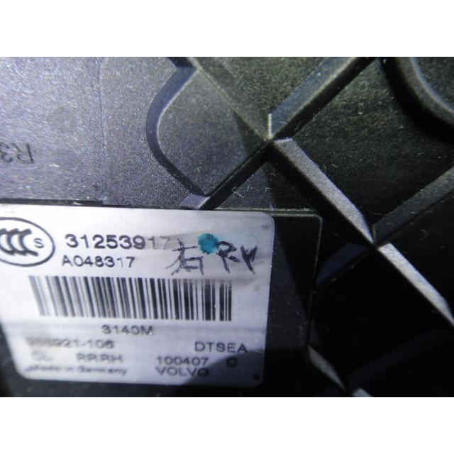 Volvo ボルボ V70 BB 系 等 右 リア ドア ロック アクチュエーター　品番 31253917　  [2805] |  | 02