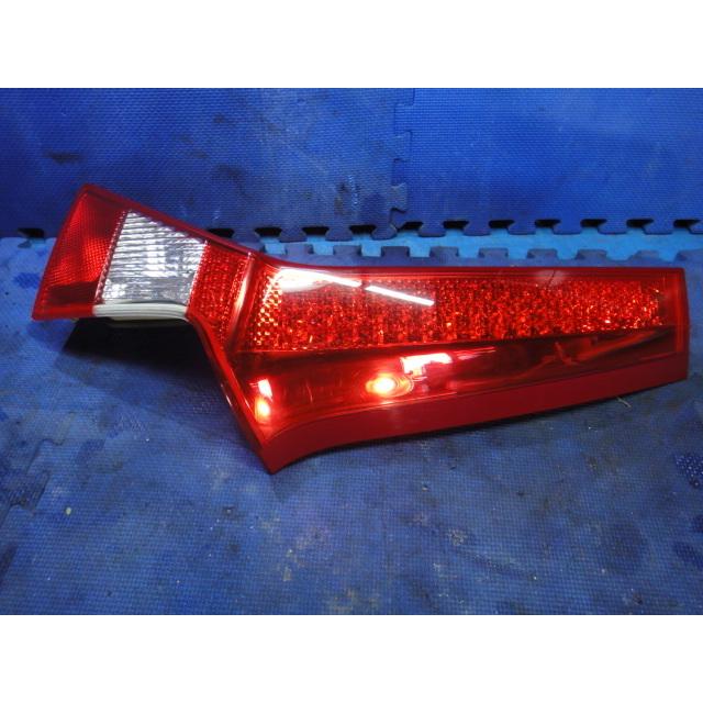 Volvo ボルボ V70 BB 系 等　 右 上 テール レンズ  テール ライト ランプ　  [2805] |  | 01