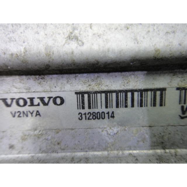 Volvo ボルボ V70 BB 系 等  純正　インター クーラー　 品番 31280014　 [2805] |  | 01