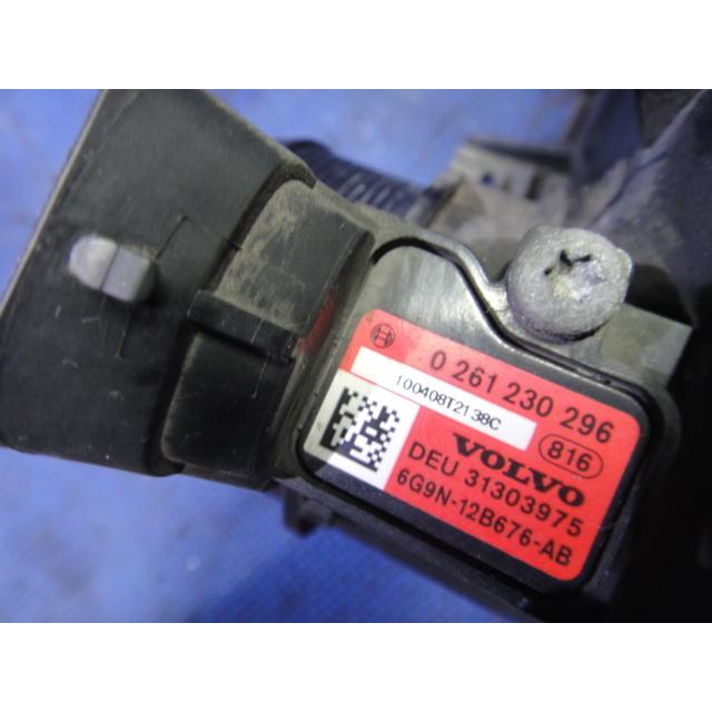 Volvo ボルボ V70 BB 系 等  純正　インター クーラー　 品番 31280014　 [2805] |  | 02