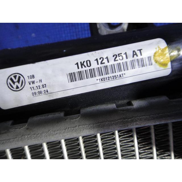 VW ゴルフ 5 1K 系 等 純正 ラジエター 品番  1K0121251 AT   [2839] |  | 02