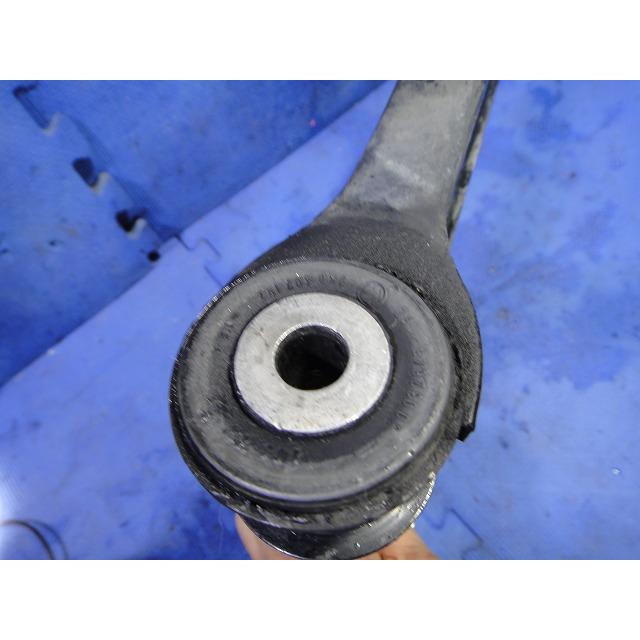 VW ゴルフ 5 1K 系 等 右 フロント ロア アーム  68,800Km   [2839] |  | 02