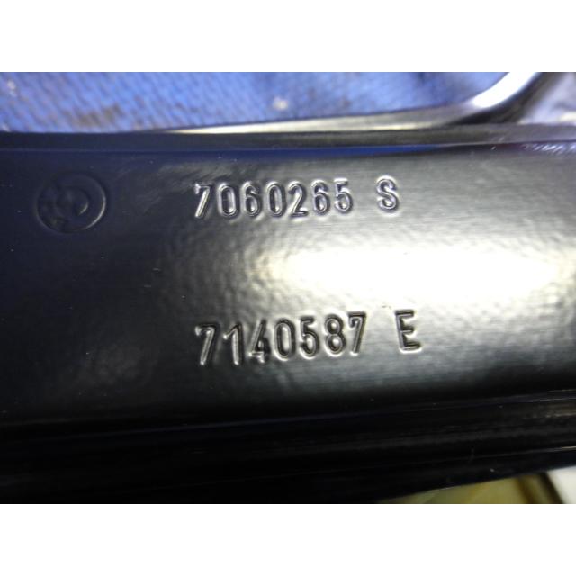 BMW E90 E91 320i 325i 等 純正 左 フロント パワーウィンドウ レギュレーター　品番 7140587  [2998] |  | 02