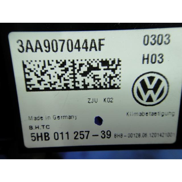 パサート ヴァリアント 3CCAX 等 エアコン スイッチ  品番 3AA907044 AF  [3174] |  | 02