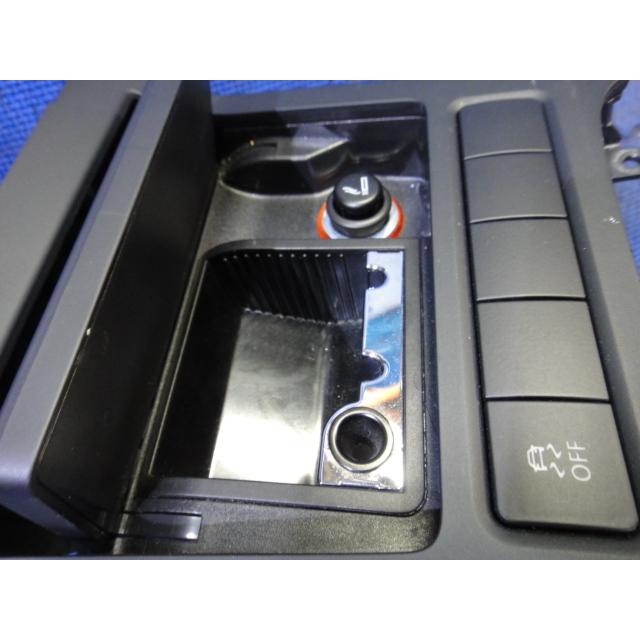VW ゴルフ ヴァリアント 1K 系 純正　灰皿  [3307] |  | 01