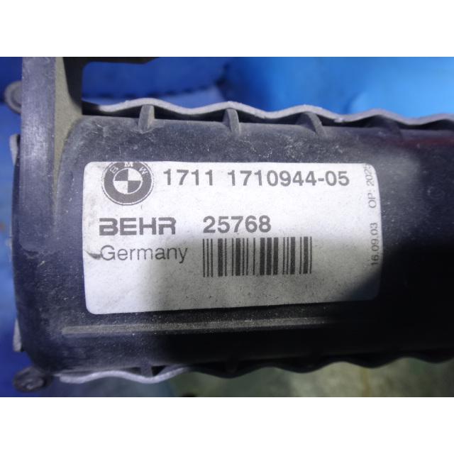 BMW 525i E39 DT25 DS25 等  純正 ラジエター  品番 17111710944 　 [3308] |  | 02