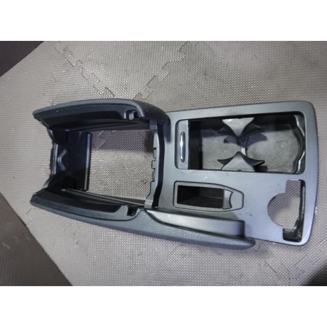 メルセデスベンツ MB W204 センターコンソール 肘掛け 純正 コンソールボックス メルセデス ベンツ W204 C200 等 センター コンソール 肘置き