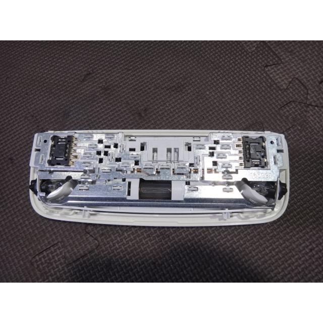 メルセデス ベンツ W204 C200 等 リア ルーム ライト ランプ   [3373] |  | 01