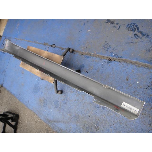 BMW 320i  ワゴン F31 左 サイド ステップ 品番 7256911    300/アルピン ホワイト [3405] |  | 04