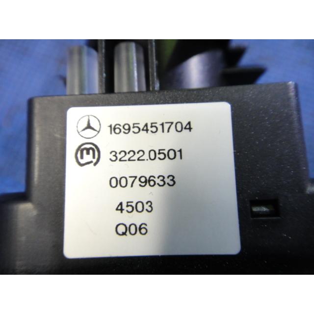 メルセデス ベンツ W169 A170 A200 等  ライトスイッチ　品番 1695451704　 [3702] |  | 01