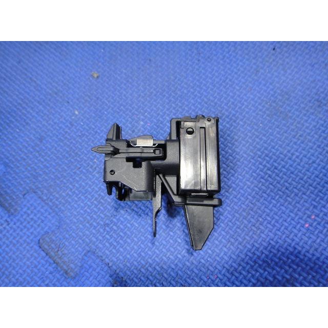 Volvo ボルボ V40 MB4164T 等 イグニッション キー スロット  品番 28227917  [3702] |  | 01