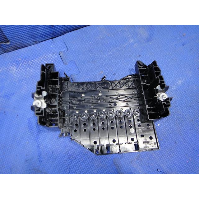 Volvo ボルボ V40 MB4164T 等 ヒューズボックス  品番 31337535 [3702] |  | 01