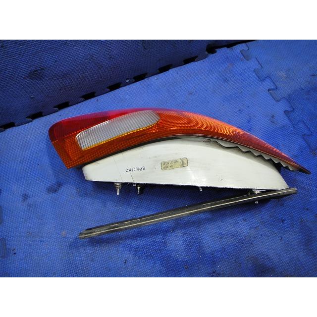ポルシェ　986 ボクスター　前期　リアテールライト　純正品です。 ポルシェ ボクスター 986 純正 左 テール レンズ ライト ランプ 品番
