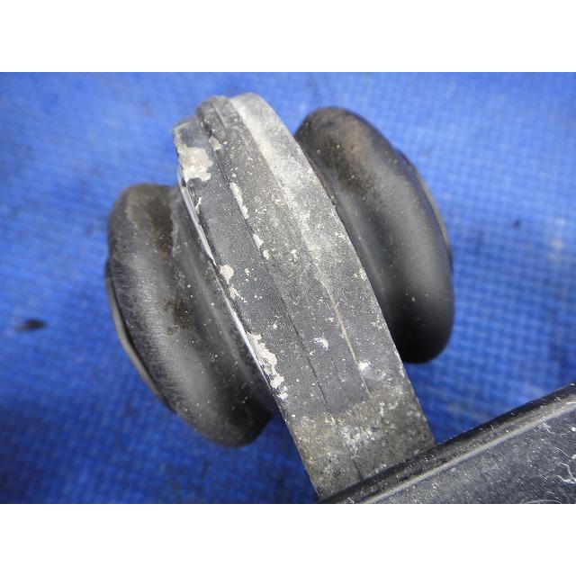 ポルシェ ボクスター 986  右 フロント コントロール アーム 左右 共通 カバー左側用  品番 99634114303 【3834】 |  | 02