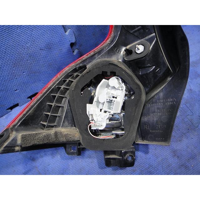 ボルボ V60 FB4164T 等 右 リア テール レンズ ライト ランプ 品番 31214964  [3915] |  | 03