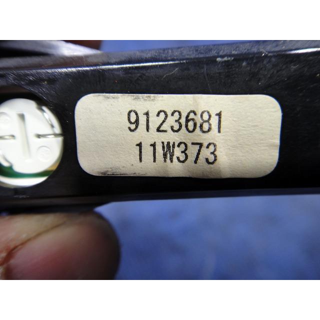 ボルボ V60 FB4164T 等 ハザードスイッチ  品番 9123681  [3915] |  | 02