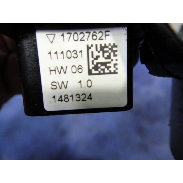 ボルボ V60 FB4164T 等 サンルーフ モーター  品番　39817354 [3915] |  | 03