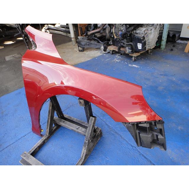 Volvo ボルボ V40 MB4164T 等 右 フロント フェンダー  702/赤  [4072] |  | 04