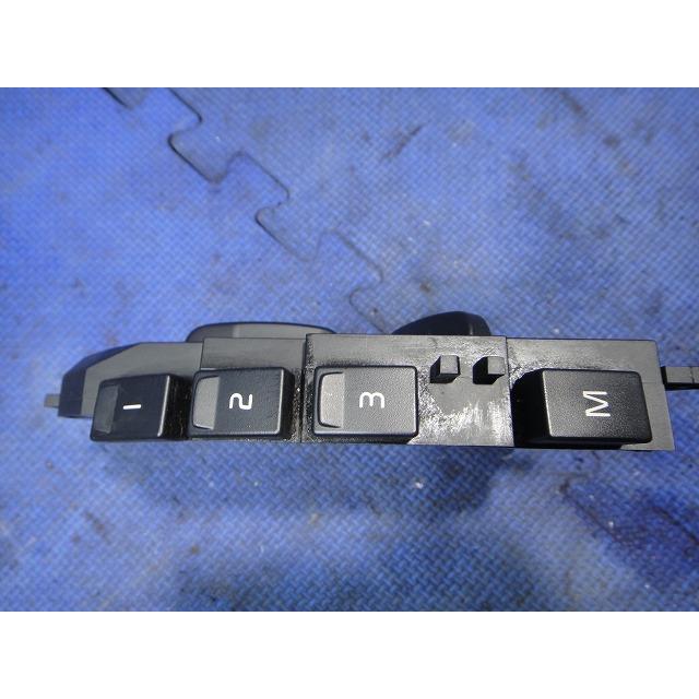 Volvo ボルボ V40 MB4164T 等  右 フロント シート スイッチ  品番 30649875 [4072] |  | 01