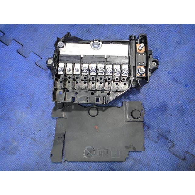 Volvo ボルボ V40 MB4164T 等  ヒューズ ボックス 品番 306519192  [4072] | 