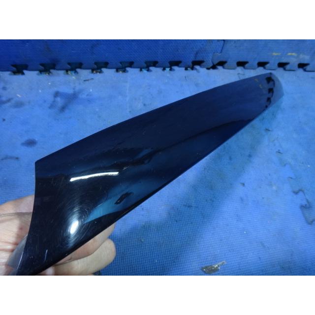 BMW ミニ クロスオーバー R60 等 フロント ガラス 右 モール ピラー カバー 品番 0382110 [4095] |  | 01