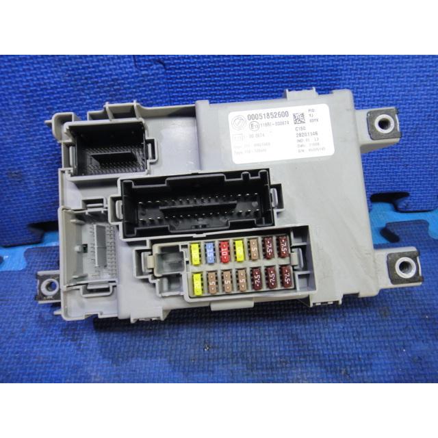 フィアット 500 169 等 ヒューズ ボックス　00051852600　116RI000674 [4160] | 