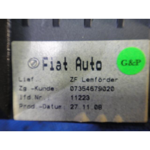 フィアット 500 169 等 A/T シフト ボックス　 品番 7354679020　　 [4160] |  | 02