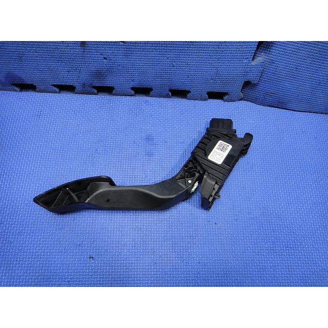 アウディ A3 8VCXSL 8V系 等 アクセル ペダル センサー 品番 5Q2723503 D  [4170] |  | 01