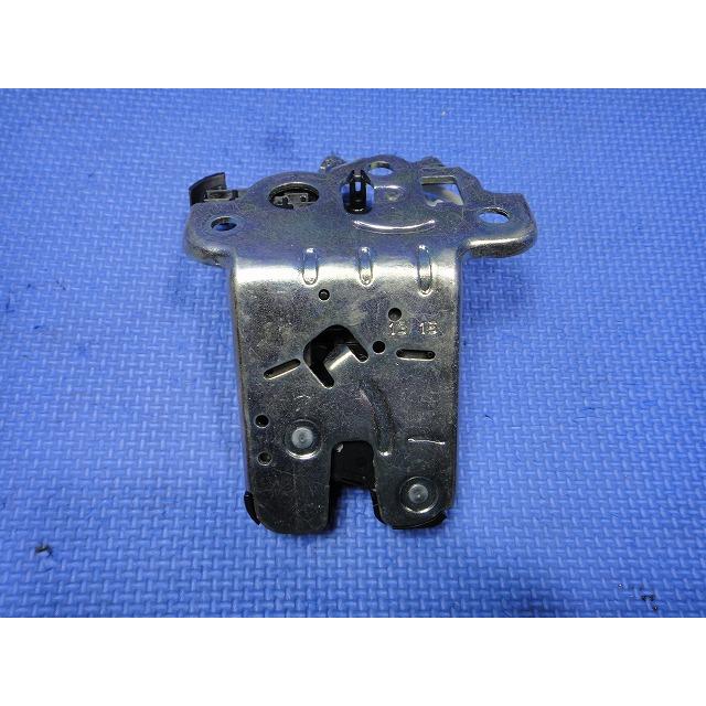 アウディ A3 8VCXSL 8V系 等 リア トランク ロック アクチュエーター ソレノイド 品番 4H0827505   [4170] |  | 01