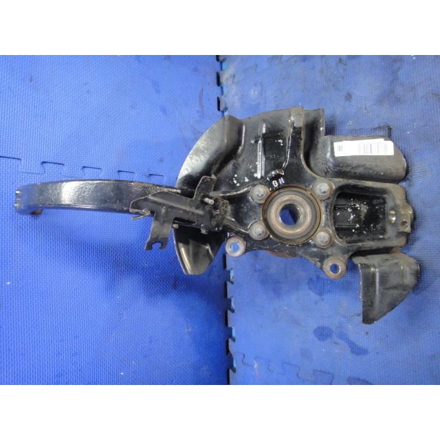 アルファロメオ 159 2.2 JTS 等 右 フロント ハブ ナックル　走行：22,400Km  [4389] |  | 01