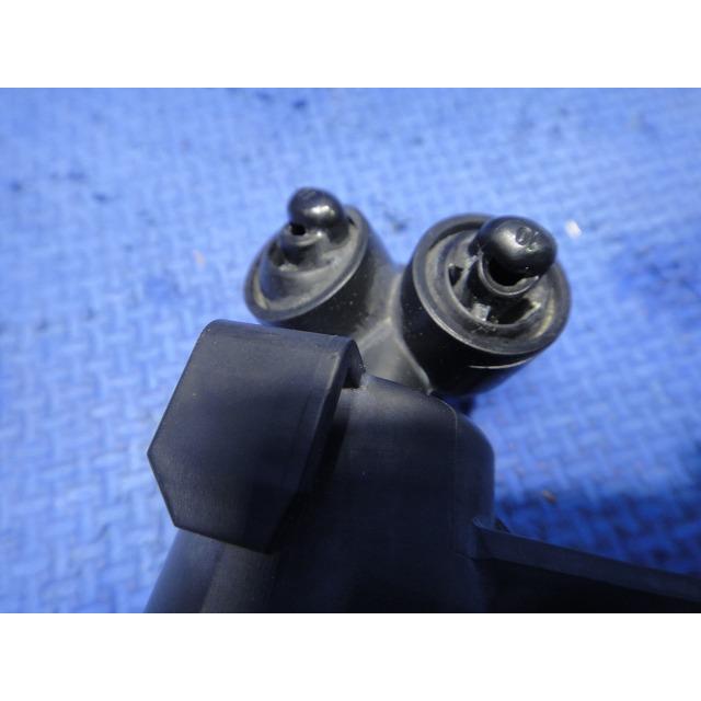 メルセデス ベンツ W219 CLS 350 等 ヘッド ライト ウォッシャー ノズル (a) 右 共通  品番 2118600647 [4425] |  | 01