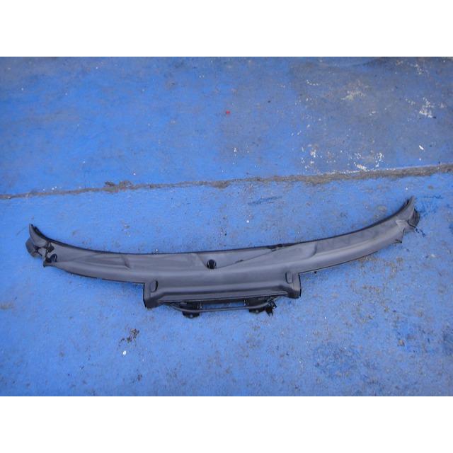 ポルシェ ボクスター 986  フロント ウィンド スクリーン カウル  品番 99657206307 【4434】 | 