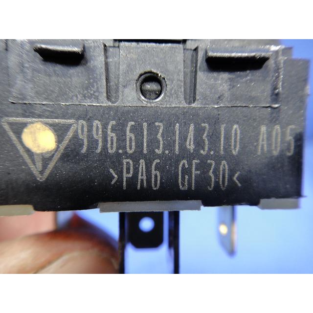 ポルシェ ボクスター 986 ドアロック スイッチ 品番 98661314310【4434】 |  | 01