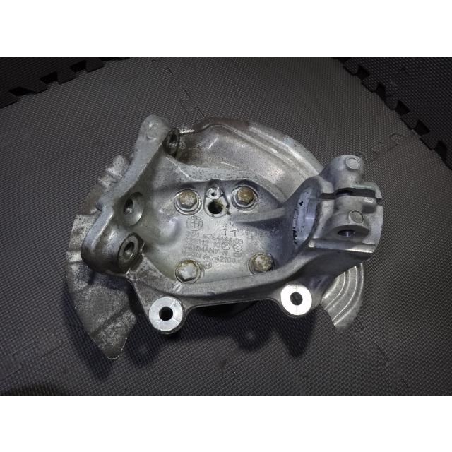 BMW E90 E91 320i 325i 等 右 フロントハブ ナックル 品番 6764444 [4572] |  | 01