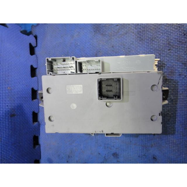 アルファロメオ GT 93732L 93720L 等 ヒューズ ボックス　501210930010   [4665] |  | 01
