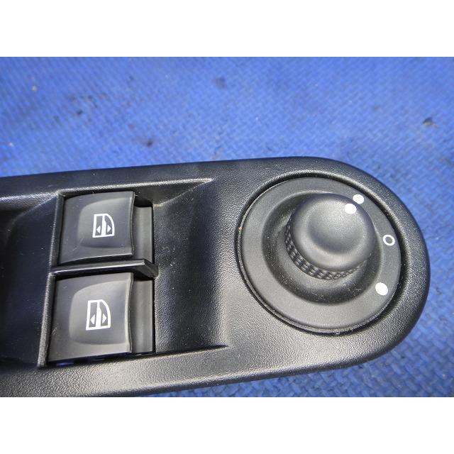 ルノー トゥインゴ AHH4B 等 フロント 運転席 パワーウィンドウ スイッチ ドアミラースイッチ 254118617R [4848] |  | 01