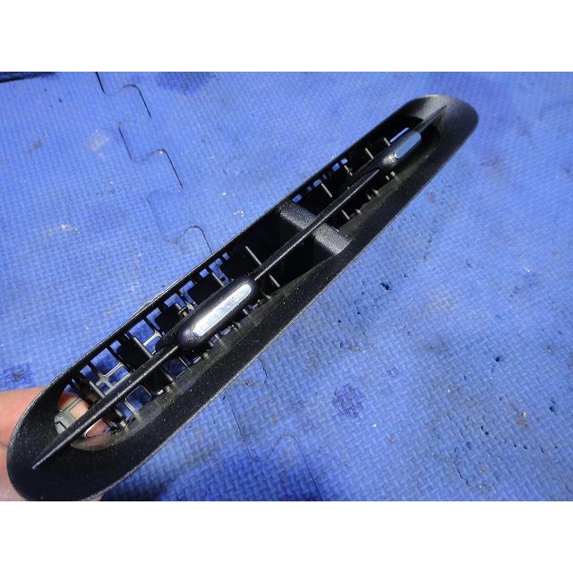 ルノー トゥインゴ AHH4B 等 中央 エアコン ヒーター 吹出口 ルーバー 品番 687502975R   [4848] |  | 01