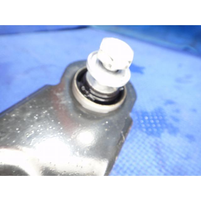 ルノー トゥインゴ AHH4B 等 左 リア アーム  品番 555C35270R  走: 55,200Km [4848] |  | 03