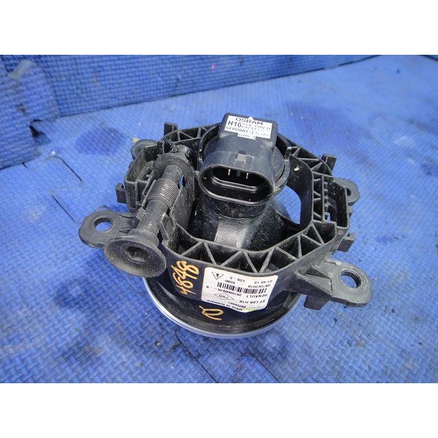 ルノー トゥインゴ AHH4B 等 純正 フォグランプ フォグ ライト (a) 左右共通  品番 261500097R  [4848] |  | 01