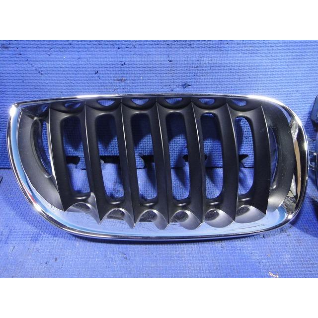 BMW X3 E83   純正 フロント グリル 左右  キドニーグリル  品番 3414903  3402909 |  | 02