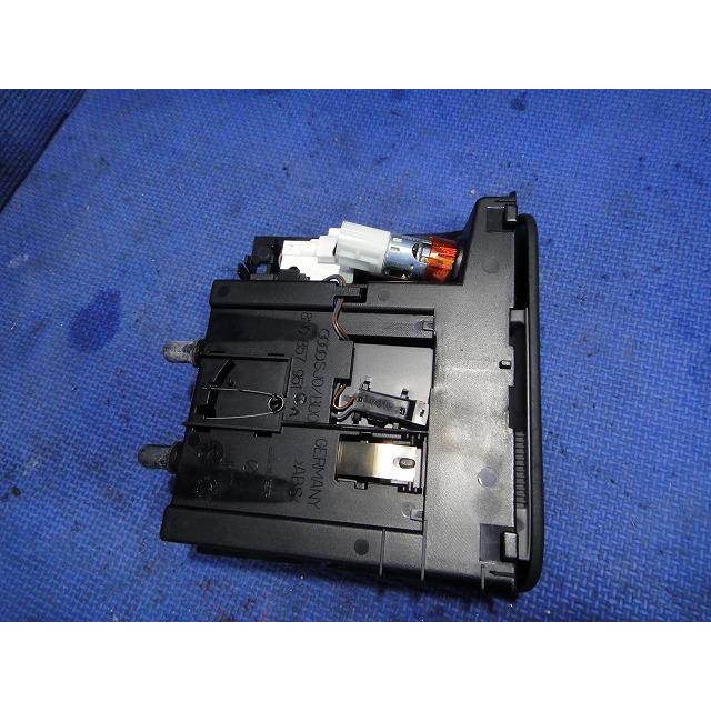 アウディ TT 8N系 等 純正 灰皿    [4945] |  | 02