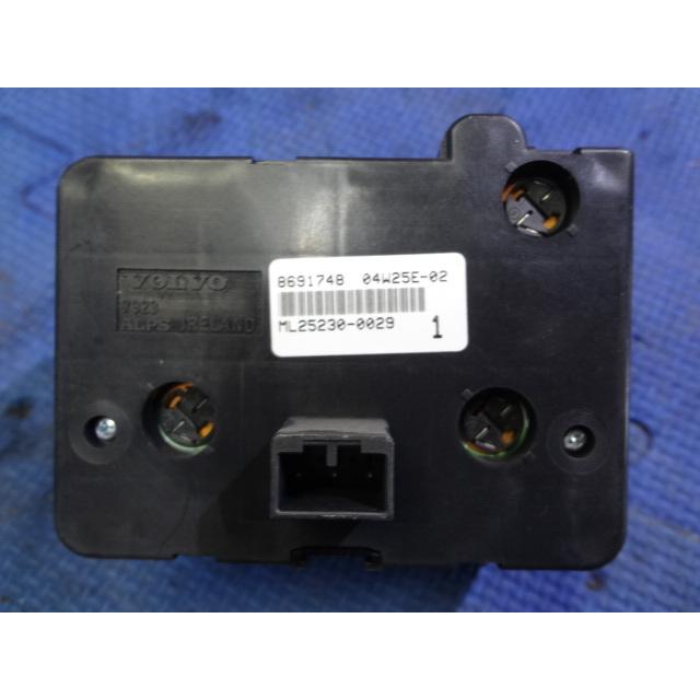 ボルボ V70 SB5244W 等  ライトスイッチ 品番 8691748 [4953] |  | 01