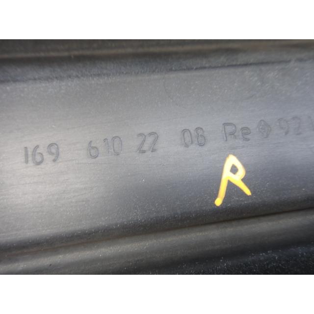 メルセデス ベンツ B200 B170 W245 等  右 サイドステップ　191/コスモ ブラック 品番 1696102208 [4962] |  | 03