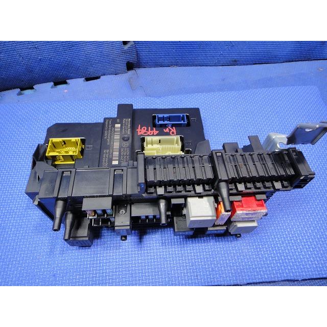 メルセデス ベンツ W204 C200 等  リア　サム  ヒューズ ボックス リレー  品番 2045457001   [4984] | 