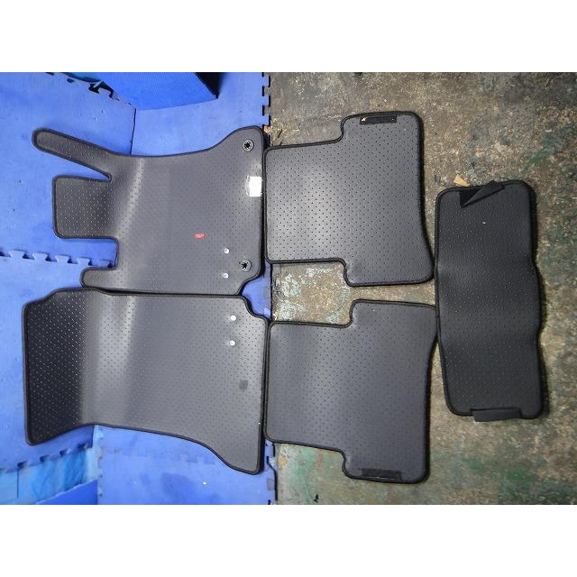 メルセデス ベンツ W204 C200 等  純正 フロア マット 1台分  [4984] |  | 06