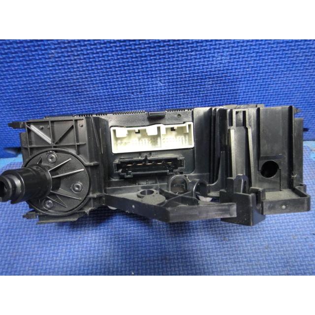 VW ゴルフ 5 1K系  エアコン スイッチ  [5063] |  | 01