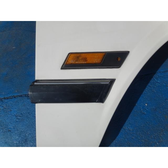 BMW E28 520i 等 右 フロント フェンダー  アルピン ホワイト    [5230] |  | 06